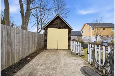 155 Smith Avenue, Islip, NY 11751 - Photo 27