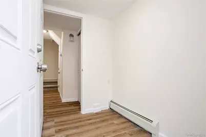 491 Ilyssa Way, New York, NY 10312 - Photo 15