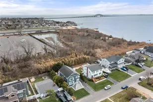 849 E Bay Dr, West Islip, NY 11795 - Photo 25