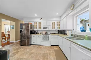 243 S Dunton Ave, Patchogue, NY 11772 - Photo 15