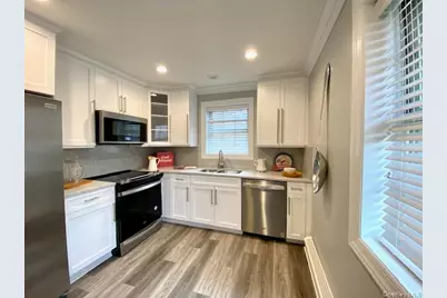 93 Carole Court Carole Anex #4B, Massapequa, NY 11758 - Photo 3