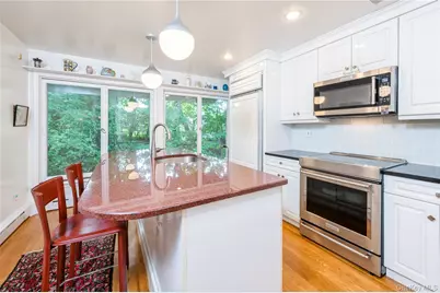 160 Hampshire Road, Bronxville, NY 10708 - Photo 17