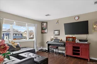 41 N Kings Ave, Lindenhurst, NY 11757 - Photo 5