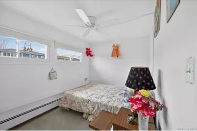41 N Kings Avenue, Lindenhurst, NY 11757 - Photo 13