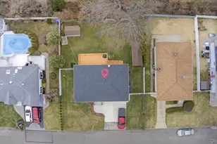 41 N Kings Ave, Lindenhurst, NY 11757 - Photo 19