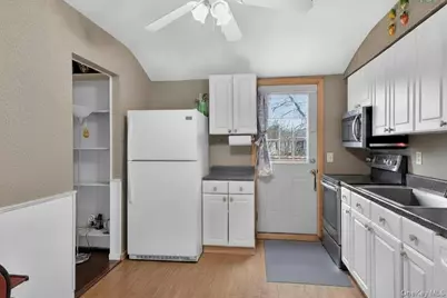41 N Kings Avenue, Lindenhurst, NY 11757 - Photo 5