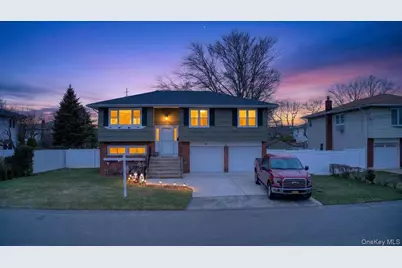 41 N Kings Avenue, Lindenhurst, NY 11757 - Photo 3