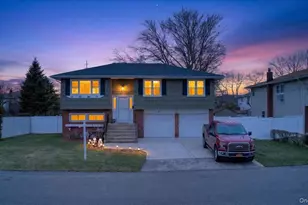 41 N Kings Ave, Lindenhurst, NY 11757 - Photo 3