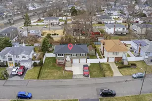 41 N Kings Ave, Lindenhurst, NY 11757 - Photo 17