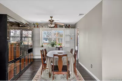 41 N Kings Avenue, Lindenhurst, NY 11757 - Photo 7