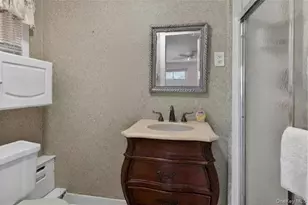 41 N Kings Ave, Lindenhurst, NY 11757 - Photo 15