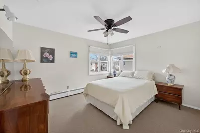 41 N Kings Avenue, Lindenhurst, NY 11757 - Photo 9