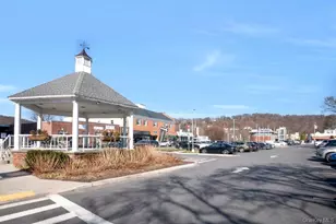 590 Bedford Rd, Pleasantville, NY 10570 - Photo 25