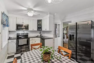 9 Clinton Street, Elmont, NY 11003 - Photo 7