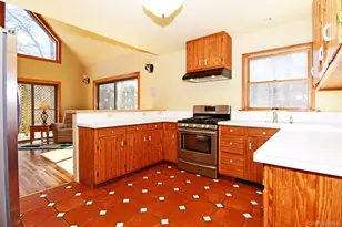 5 Arthur St, Riverhead, NY 11901 - Photo 9