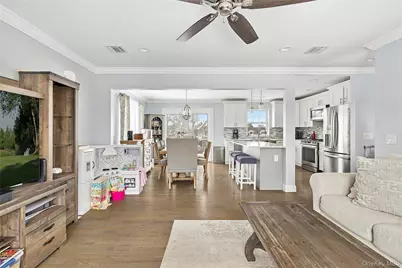 281 Clinton Avenue, Patchogue, NY 11772 - Photo 5