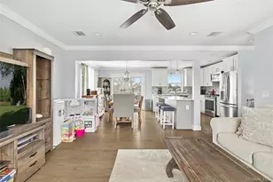 281 Clinton Ave, Patchogue, NY 11772 - Photo 5