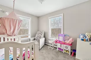 281 Clinton Ave, Patchogue, NY 11772 - Photo 11