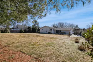 68 Lauren Ave, Dix Hills, NY 11746 - Photo 37