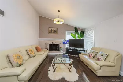 68 Lauren Avenue, Dix Hills, NY 11746 - Photo 3