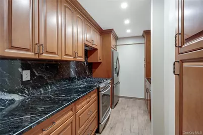 2711 Avenue X #6D, Brooklyn, NY 11235 - Photo 9