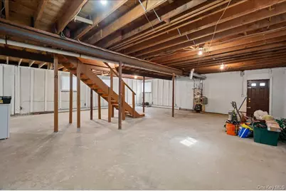 136 Bushey Avenue, Yonkers, NY 10710 - Photo 21