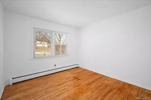 136 Bushey Ave, Yonkers, NY 10710 - Photo 19