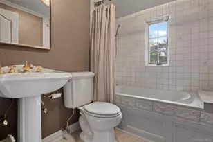 68 Flower Hill Rd, Huntington, NY 11743 - Photo 15