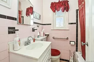 82-27 248th St, Bellerose, NY 11426 - Photo 7