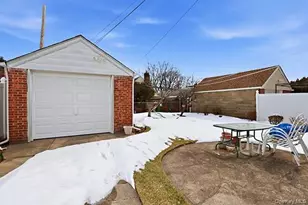 82-27 248th St, Bellerose, NY 11426 - Photo 11