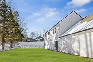 83 Thoreau Ct, Yorktown Heights, NY 10598 - Photo 29