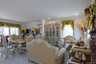 126 Trafalgar Dr, Shirley, NY 11967 - Photo 3