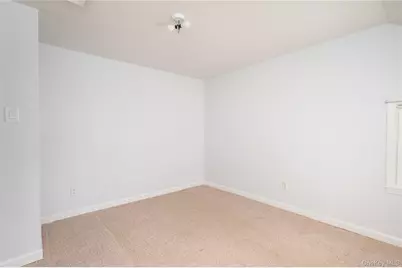 9 Harrison Ave, Hicksville, NY 11801 - Photo 15