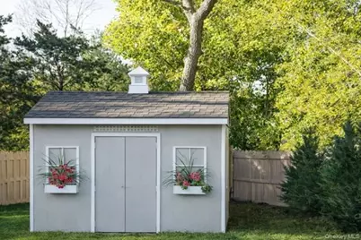 435 Montauk Highway, Westhampton Beach, NY 11978 - Photo 9