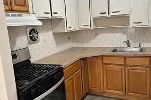 9801 Seaview Ave, Brooklyn, NY 11236 - Photo 3