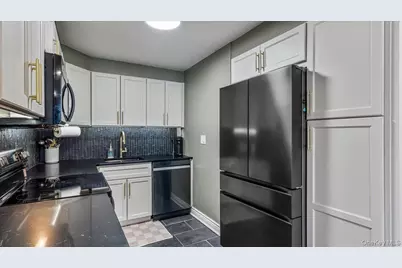 10-24 166th Street #3A, Whitestone, NY 11357 - Photo 11