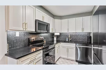 10-24 166th Street #3A, Whitestone, NY 11357 - Photo 9