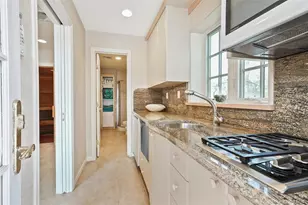 10 Hill Rd, Sands Point, NY 11050 - Photo 19