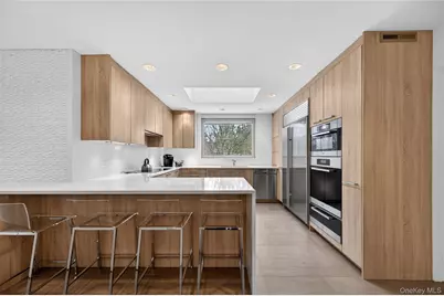 120 Bacon Road, Old Westbury, NY 11568 - Photo 5