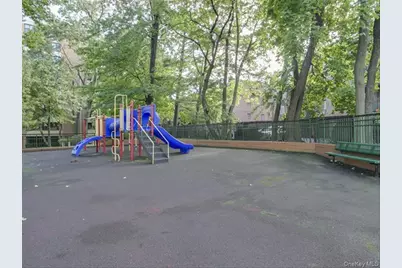 7-24 166th Street #8C, Whitestone, NY 11357 - Photo 31