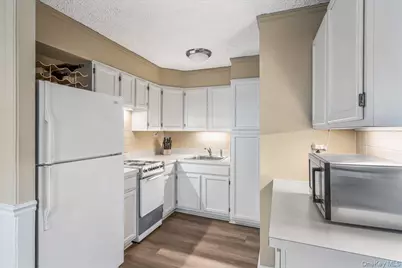7-24 166th Street #8C, Whitestone, NY 11357 - Photo 7