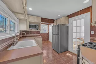 1357 Langdon Blvd, Rockville Centre, NY 11570 - Photo 3