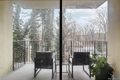 130 Colonial Parkway #1F, Yonkers, NY 10710 - Photo 11