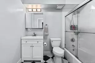 130 Colonial Pkwy, Yonkers, NY 10710 - Photo 13