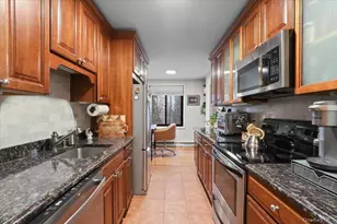 130 Colonial Pkwy, Yonkers, NY 10710 - Photo 5