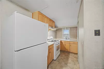 96 Warwick Road, Island Park, NY 11558 - Photo 7