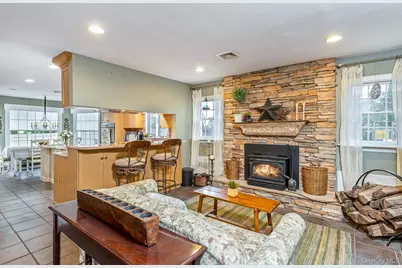 34 Peterborough Drive, Northport, NY 11768 - Photo 9