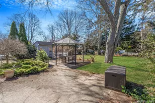 294 Sayville Blvd, Sayville, NY 11782 - Photo 37