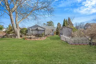 294 Sayville Blvd, Sayville, NY 11782 - Photo 35