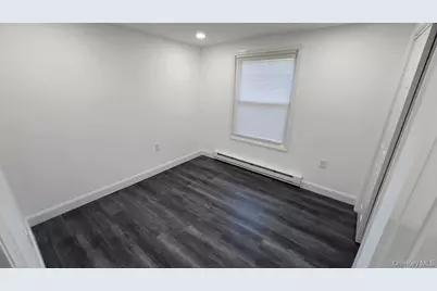 135 Village Circle W, Manorville, NY 11949 - Photo 15